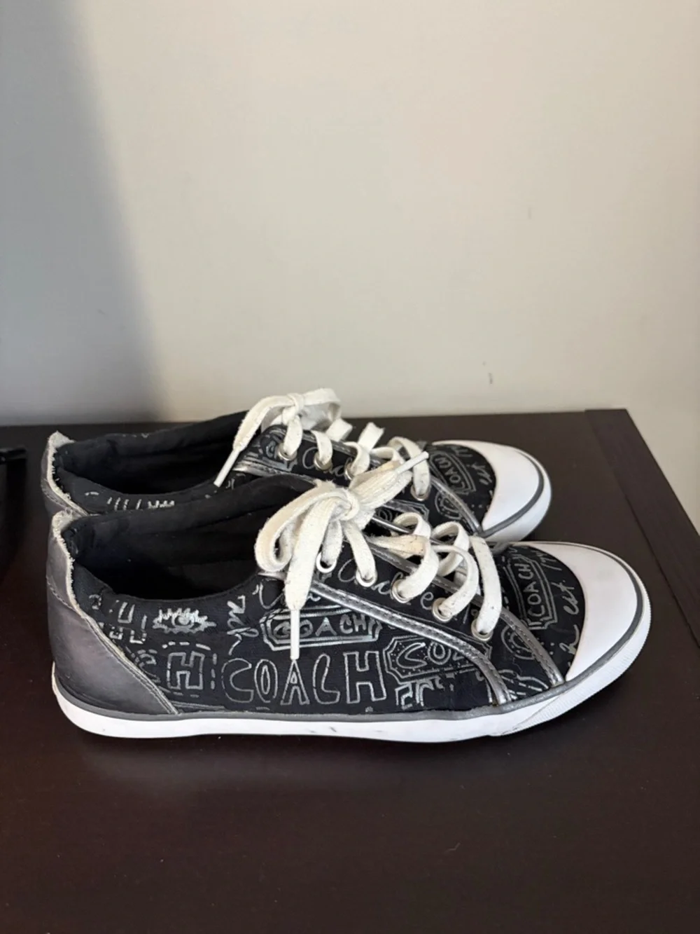 Coach Barrett Black Silver Graffiti sneakers logo low top canvas Sz 9.5